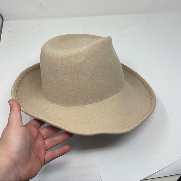 Eric Javits light oat cream wool cashmere hat with wide brim - Picture 8 of 8